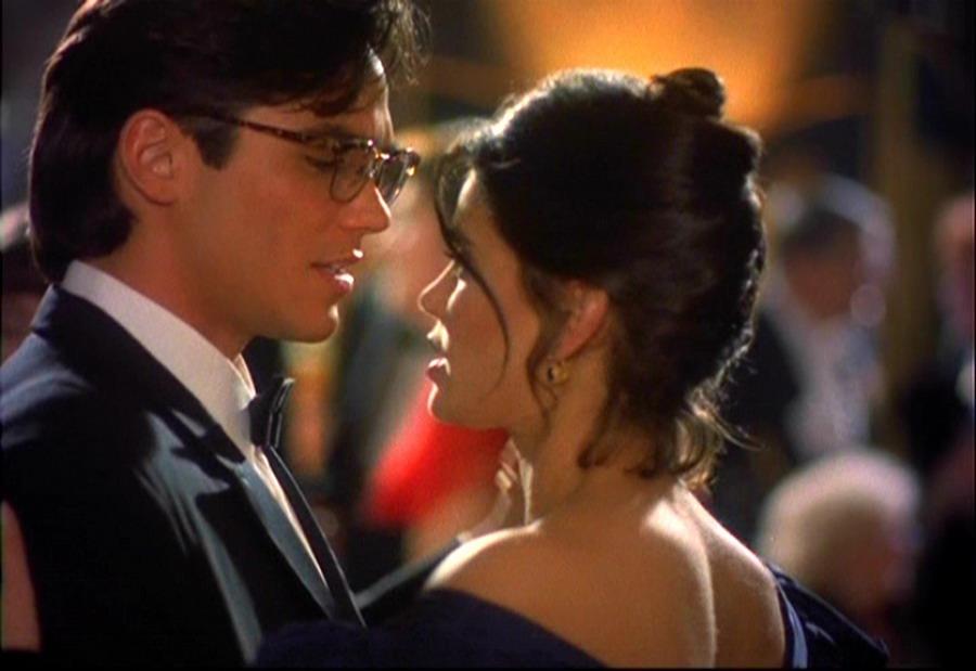 lois clark tv couples 32595293 900 619 - Tout Superman est dans Mag Of Steel