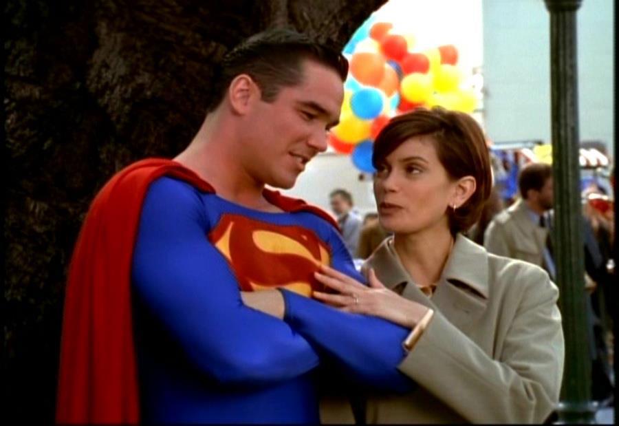 lois clark tv couples 32595312 900 619 - Tout Superman est dans Mag Of Steel