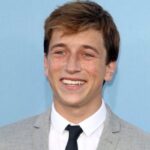 Skyler Gisondo joue Jimmy Olsen