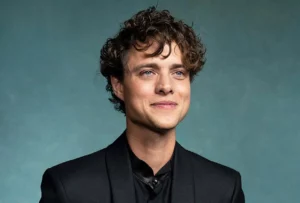 douglas smith - Tout Superman est dans Mag Of Steel